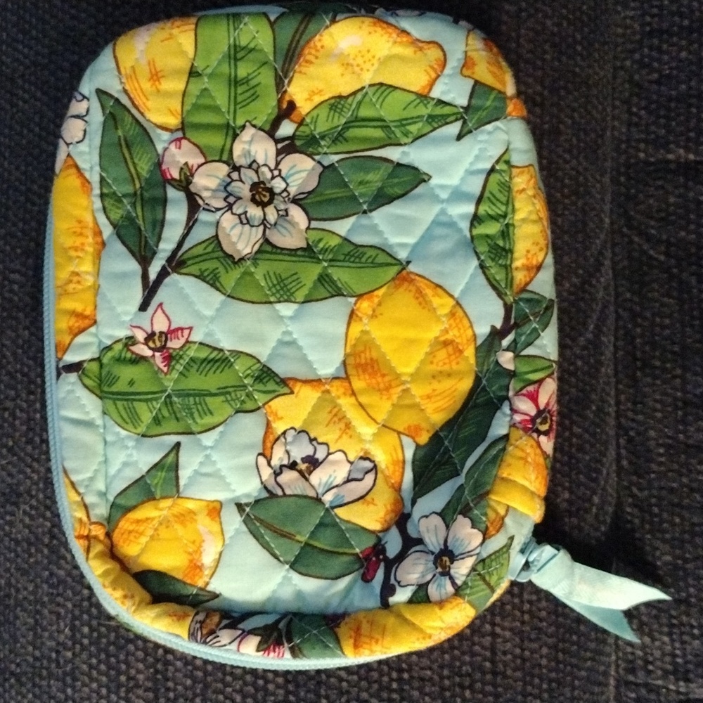 Vera Bradley jewelry case in lemon grove
